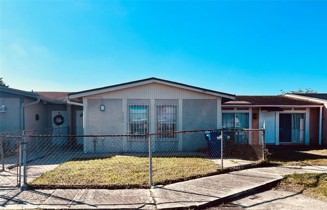 21440 NW 40th Circle Ct, Miami Gardens, FL 33055