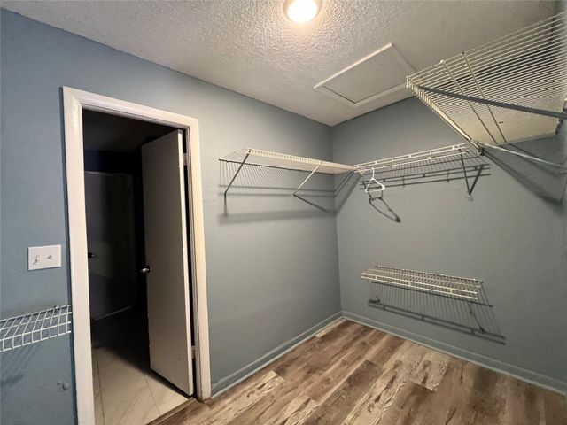 21440 NW 40th Circle Ct, Miami Gardens, FL 33055