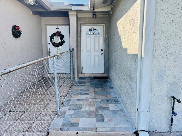 21440 NW 40th Circle Ct, Miami Gardens, FL 33055