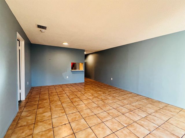 21440 NW 40th Circle Ct, Miami Gardens, FL 33055