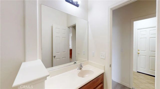 2555 S Lind, Fresno, CA 93725