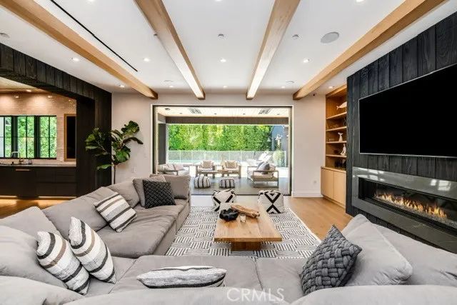5150 Beeman Avenue, Valley Village, CA 91607
