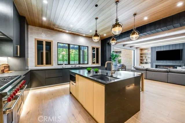 5150 Beeman Avenue, Valley Village, CA 91607