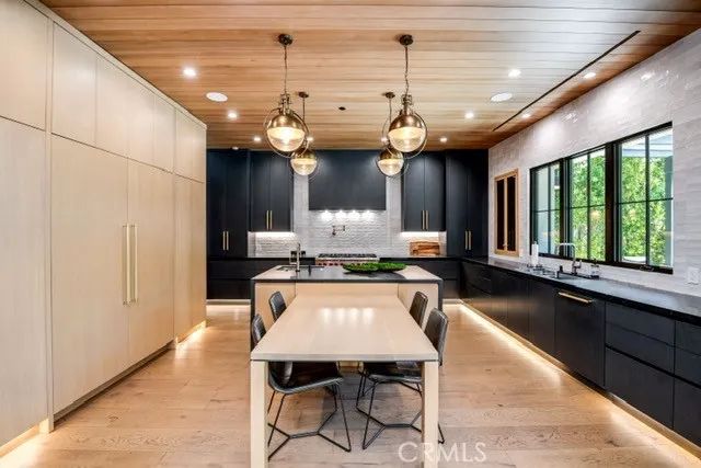 5150 Beeman Avenue, Valley Village, CA 91607