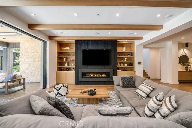 5150 Beeman Avenue, Valley Village, CA 91607
