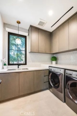 5150 Beeman Avenue, Valley Village, CA 91607