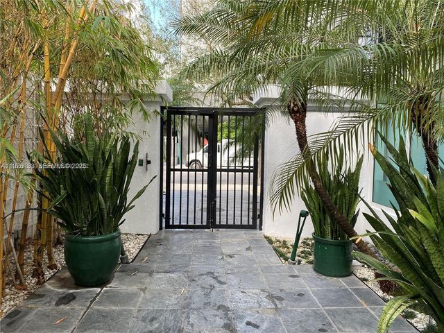 234 NE 3rd St 201, Miami, FL 33132