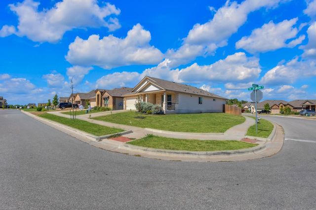 1704 T H Johnson DR, Taylor, TX 76574