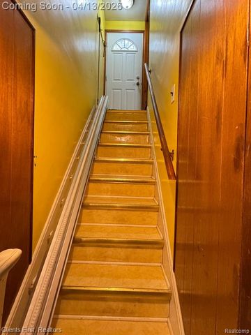 18047 Holland Avenue, Eastpointe, MI 48021