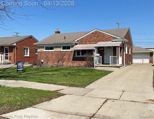 18047 Holland Avenue, Eastpointe, MI 48021