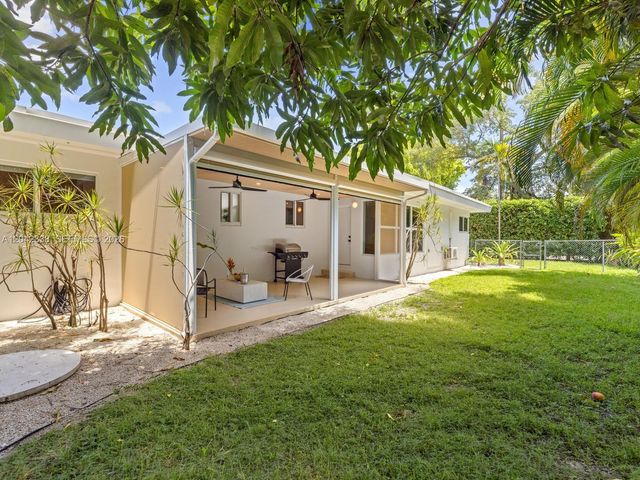 1000 NE 85th St, Miami, FL 33138