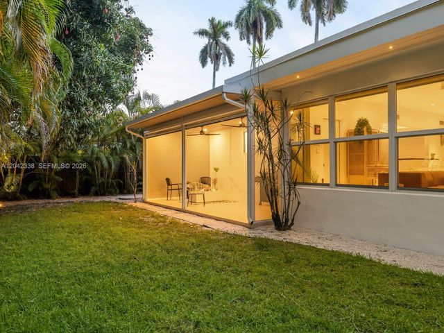 1000 NE 85th St, Miami, FL 33138
