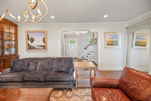 12504 N Lake Shore DRIVE, Mequon, WI 53092