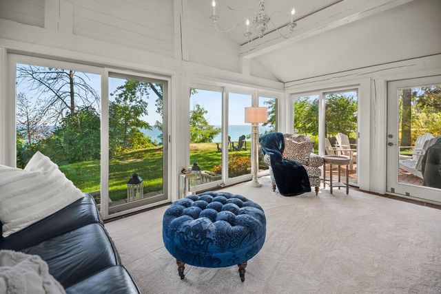 12504 N Lake Shore DRIVE, Mequon, WI 53092