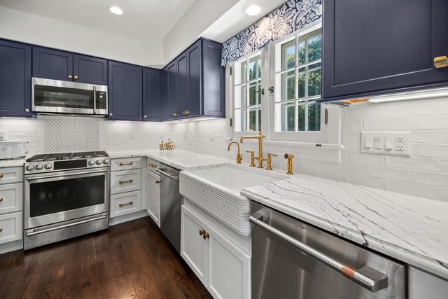 12504 N Lake Shore DRIVE, Mequon, WI 53092
