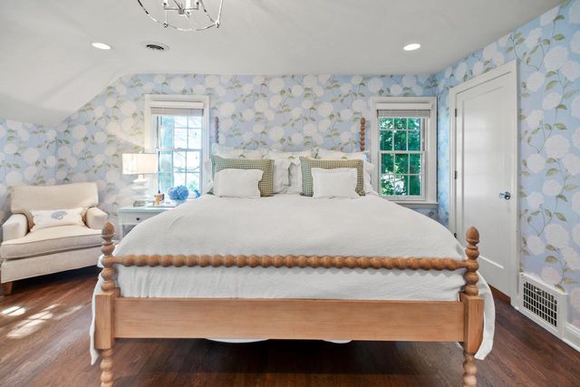 12504 N Lake Shore DRIVE, Mequon, WI 53092