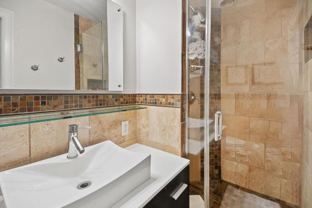 12504 N Lake Shore DRIVE, Mequon, WI 53092