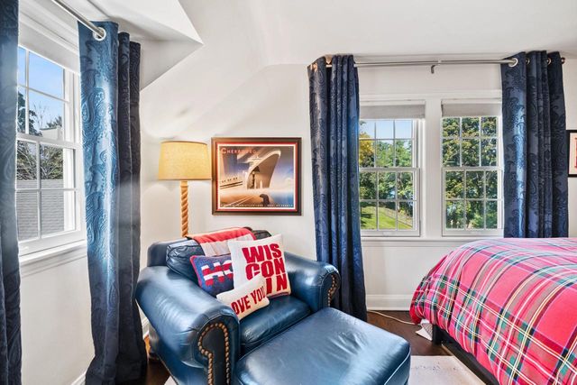 12504 N Lake Shore DRIVE, Mequon, WI 53092