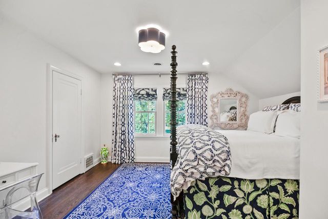 12504 N Lake Shore DRIVE, Mequon, WI 53092
