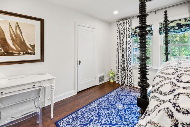 12504 N Lake Shore DRIVE, Mequon, WI 53092