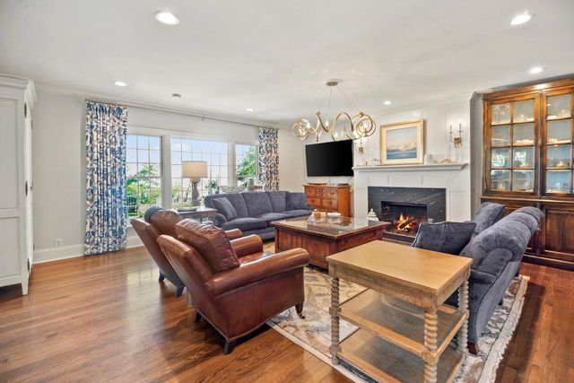 12504 N Lake Shore DRIVE, Mequon, WI 53092