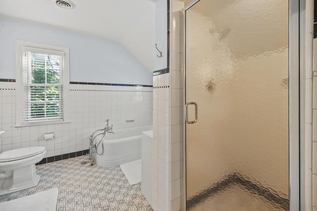 12504 N Lake Shore DRIVE, Mequon, WI 53092
