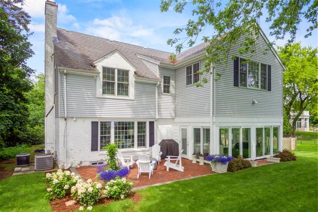 12504 N Lake Shore DRIVE, Mequon, WI 53092