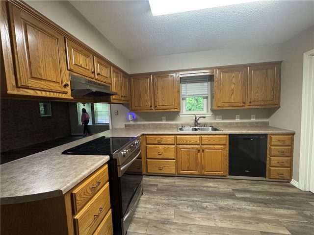 1312 Ridgewood Drive, Russellville, AR 72801