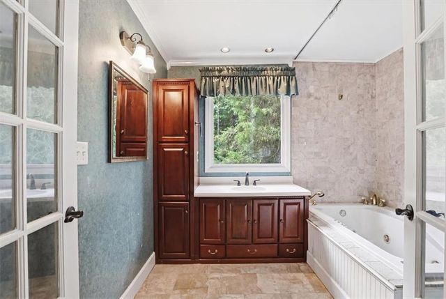 713 Chesterfield Drive, Lawrenceville, GA 30044