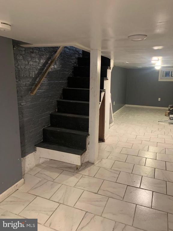 Image 2 of property listing at 752 BARTLETT AVE, Baltimore, MD 21218