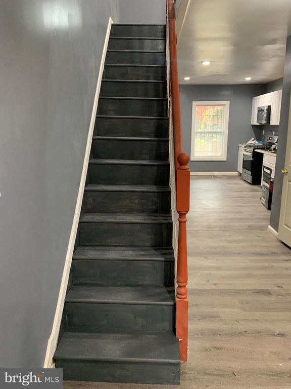 Image 4 of property listing at 752 BARTLETT AVE, Baltimore, MD 21218