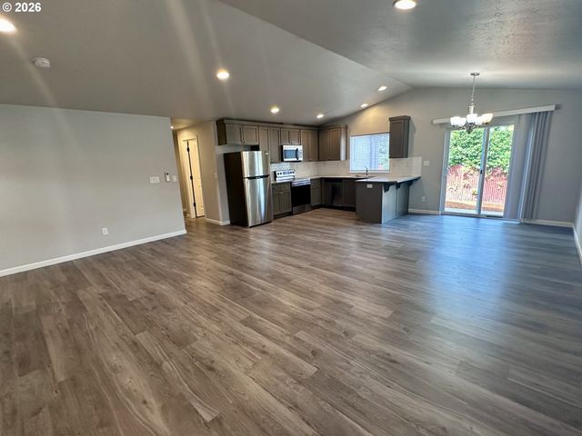 374 NURSERY Ct, Eugene, OR 97402
