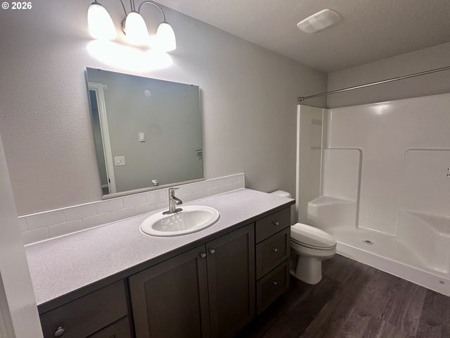 374 NURSERY Ct, Eugene, OR 97402