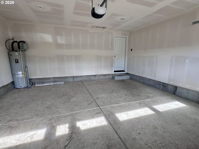 374 NURSERY Ct, Eugene, OR 97402