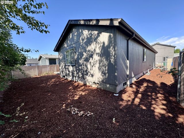 374 NURSERY Ct, Eugene, OR 97402