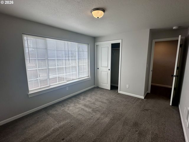 374 NURSERY Ct, Eugene, OR 97402