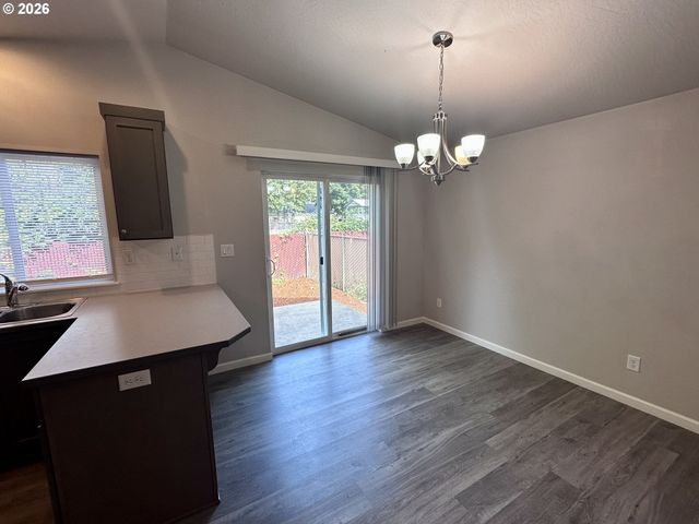 374 NURSERY Ct, Eugene, OR 97402