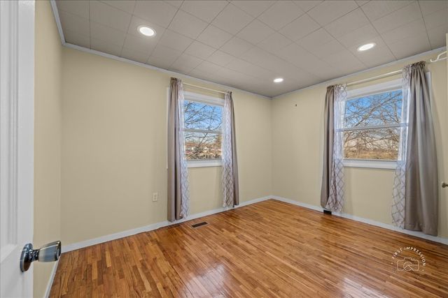 909 E Railroad Street, Sandwich, IL 60548