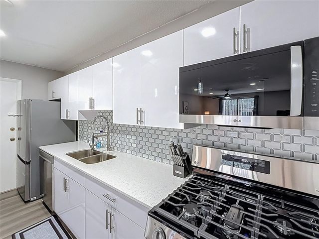 1700 SW 16TH COURT J21, Gainesville, FL 32608