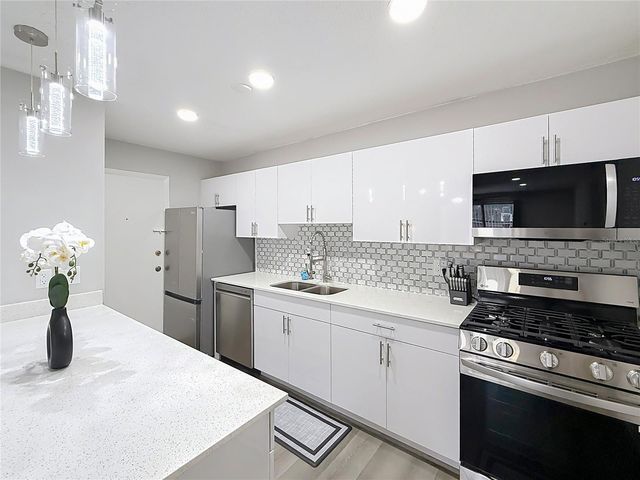 1700 SW 16TH COURT J21, Gainesville, FL 32608