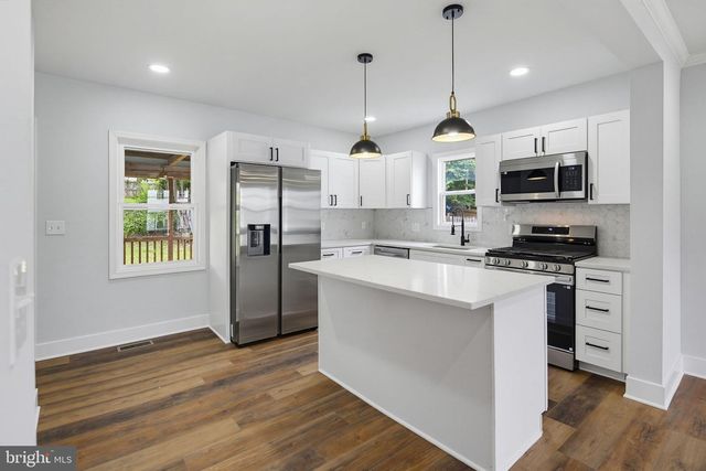 323 3RD AVE, Baltimore, MD 21227