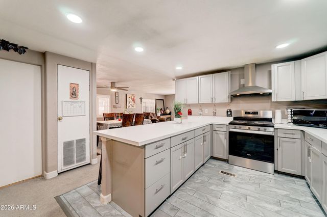 8705 E CORALBELL Avenue, Mesa, AZ 85208