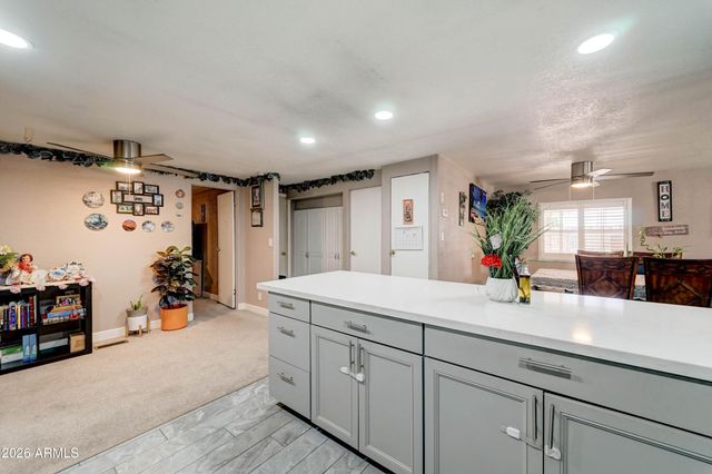 8705 E CORALBELL Avenue, Mesa, AZ 85208