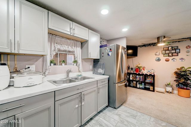 8705 E CORALBELL Avenue, Mesa, AZ 85208