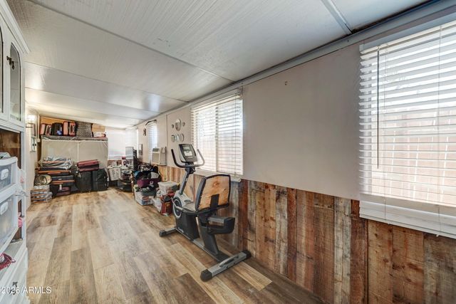8705 E CORALBELL Avenue, Mesa, AZ 85208