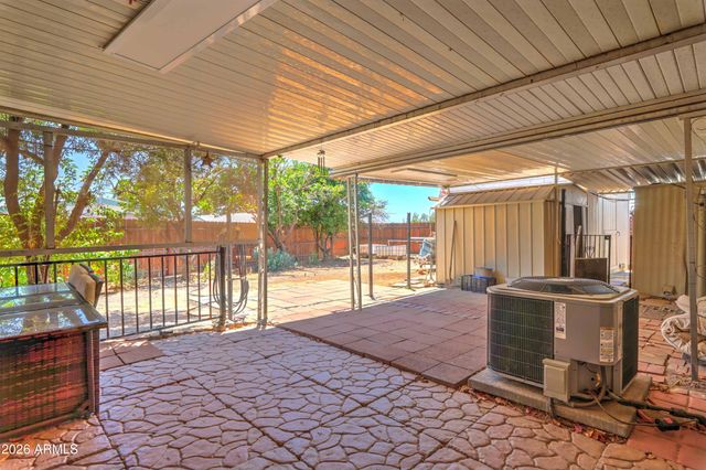 8705 E CORALBELL Avenue, Mesa, AZ 85208