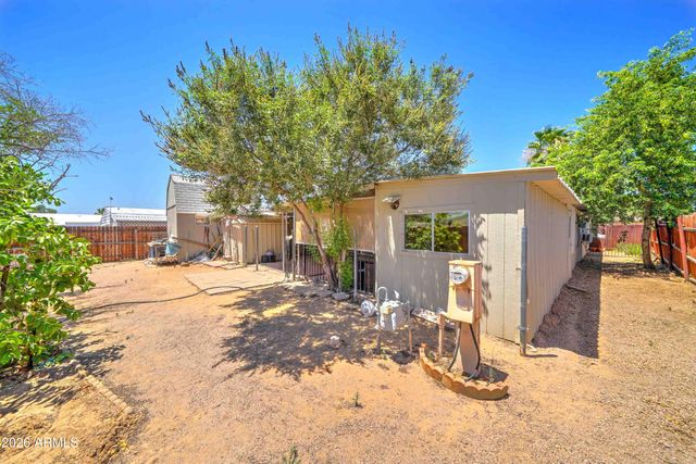 8705 E CORALBELL Avenue, Mesa, AZ 85208