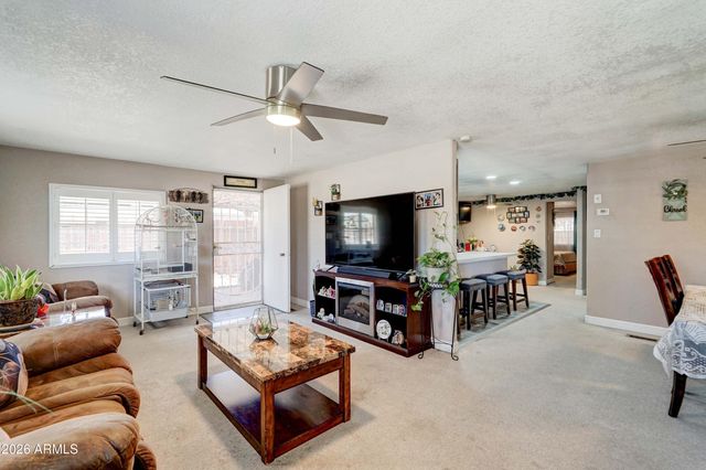 8705 E CORALBELL Avenue, Mesa, AZ 85208