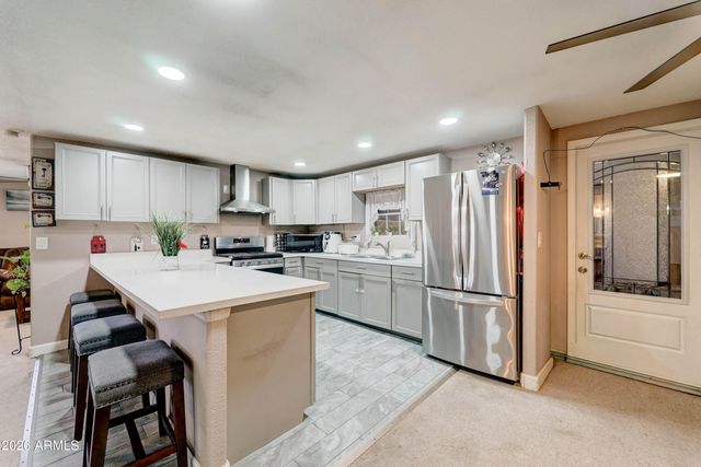 8705 E CORALBELL Avenue, Mesa, AZ 85208