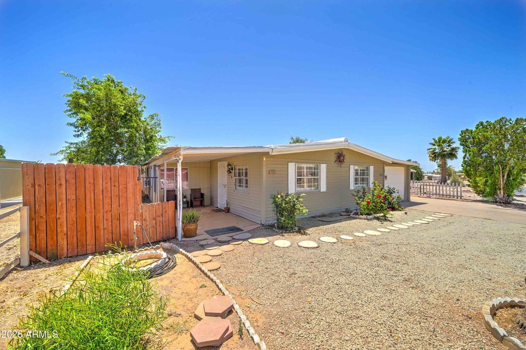 8705 E CORALBELL Avenue, Mesa, AZ 85208 — photo 2